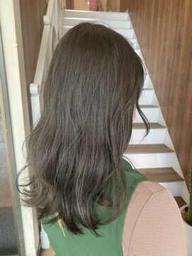 アヴァンス 天王寺店(AVANCE.) オリーブグレージュ×透明感