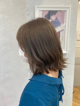 ロンドプランタン 恵比寿(Lond Printemps) 大人かわいいカーキベージュ外はねミディボブ