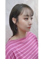 ドゥマン(Demain)&nbsp;大人可愛い耳かけミディアムヘアベージュグレーカラー透明感