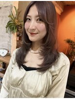 ユニ(uni)&nbsp;ロングレイヤー/顔まわりカット/レイヤーカット/２０代/３０代