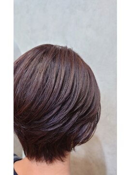 オーガニック ヘアサロン クスクス(organic hair salon kusu kusu) 耳掛けショート×くすみラベンダー