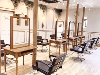 アグ ヘアー ムカ 小松島ハローズ大林前店(Agu hair Muka)