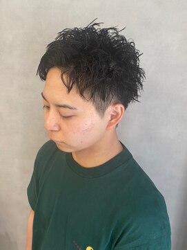 ソアー 新大阪(SOAR) ツーブロック束感ショートセンターパートアップバング【新大阪】