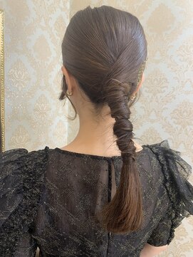 ティンク(Tink) ポニーテールアレンジ【細野実香】