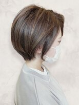 ファイン 三笠店(Fine)&nbsp;大人女性脱白髪染め白髪ぼかしハイライトショートカット