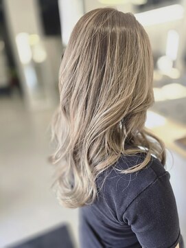 ゴットラトゥール(GOTTO LATOUR) ハイライトカラー/ハイトーン/ベージュ/ブリーチ