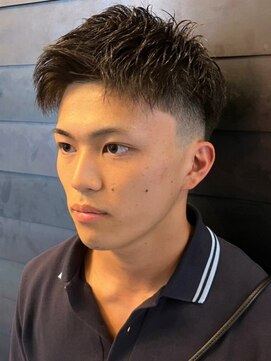 ディスイズバーバーセカンド(THIS IS BARBER 2nd) アップバング 爽やかショートヘア ビジネス フェードカット