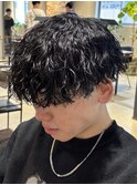 ツイストスパイラル縦落ちパーマ眉毛刈り上げラウンドマッシュ