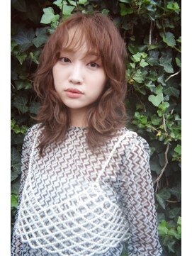 アリュア(Allure) ウェーブ巻き/ミディアム/レイヤー