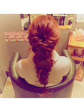 アイビス(AIBIZ) イベント/編み込みとツイストのお下げアップ