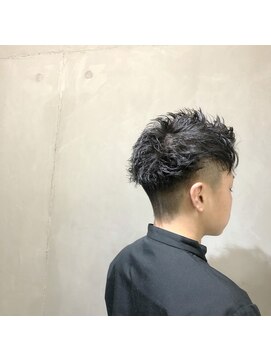 モノ アンド イニ(Mono & inni) 【inni/メンズ】メンズパーマ
