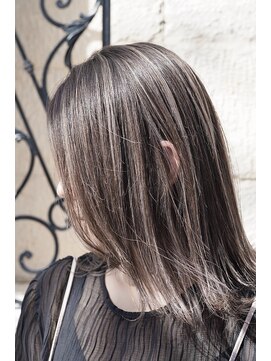 ティンク 横須賀中央(Tink) スモーキーベージュ×コントラストハイライト◎