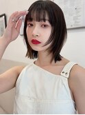 黒髪顔周りレイヤーウルフミディ