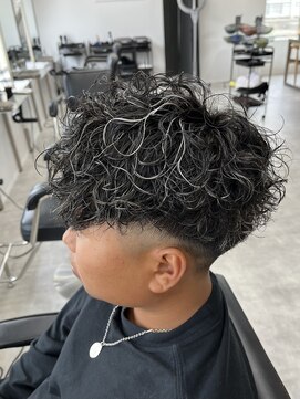 ラヴィズムバイフィフス(LUVISM by fifth) スペインカールツイストスパイラルパーマ刈り上げ万代新潟駅