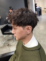 ニアウ 伊勢崎連取店(Niau)&nbsp;刈り上げアップバングショートメンズツイストスパイラルパーマ