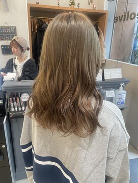 ネオリーブアイム 横浜西口店(Neolive aim) ミルクティーベージュ　ブリーチ　横浜