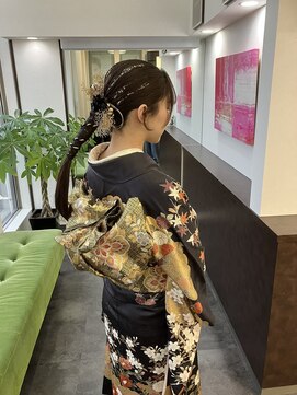 マジックデイズ(Magic Days) ヘアアレンジ　編み下ろしスタイル