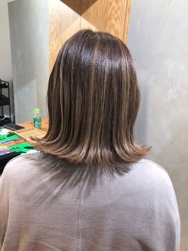 ハロー 池田店(Hollow) 【ハイライトで白髪ぼかし/脱白髪染め】石橋/池田/箕面