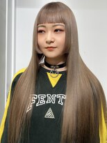 ココ 原宿(KOKO)&nbsp;黒髪小顔クラゲヘアーオリーブグレーココアベージュブリーチ