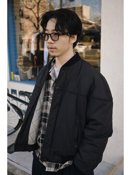 フォーコーナーズカットショップフェイビーズ 名古屋西(FourCornersCutShop favey's) 大人の余裕を感じるナチュラルセンターパート