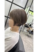 ショートカット　白髪ぼかし