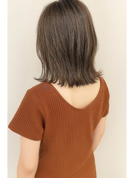 ヨロ(YoLo.) 外ハネミディアムボブ　担当　内迫