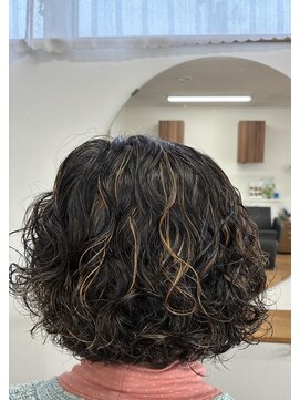 縁 “動きで魅せる”ナチュラルパーマ