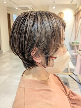 アットティー 金沢八景(at tee...) 丸みショート/白髪ぼかしハイライト/40代/50代/60代/金沢八景