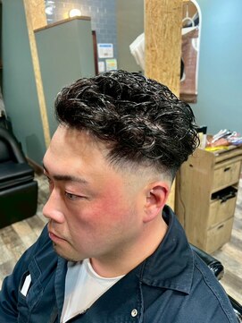 スタンドバーバー 柏(STAND BARBER) MEN’S HAIR/サーフカール/刈り上げセンターパート/<理容室>