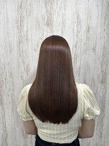 ワイト(&y～waito～)&nbsp;艶を引き出す赤みブラウンセミロング
