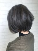 ショートボブ×グレージュカラー