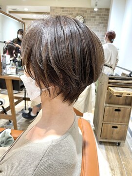 ネオリーブエム(Neolive em;) 軽め大人ショートボブ☆