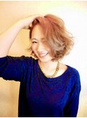 丸みシルエットのラウンドボブ・ミディアム