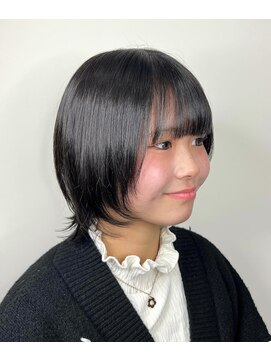 グラッド(GLAD.) ショートウルフカットミディアムウルフ顔まわりレイヤーカット