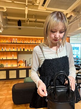 ロスタークラス(ROSTAR class) 大人のハイトーンボブ