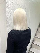 シック(chic.)&nbsp;ブリーチのみ/抜きっぱなし/ホワイトブロンド/福岡ハイトーン