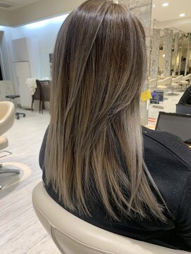 ファーストエンド 三ツ屋店(1st END.) シルバー