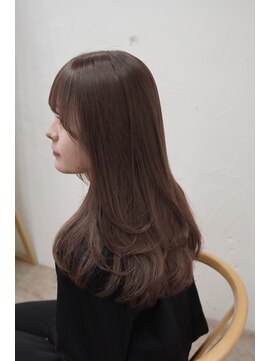 アリー 原宿 表参道(ALLY) ALLY稲木 おしゃれアイコンはこぞって紅茶色