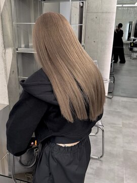 ツヤツヤロングストレート　ミルクティーカラー