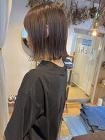 キチ(kichi.)&nbsp;[kichi.] くすみベージュ×結べるロブ