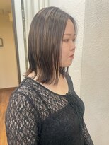 クオート(quoit) 大人のナチュラル外ハネボブ×白髪ぼかしハイライト