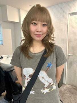 シイ(SIE) 顔周りレイヤーとくすみベージュ♪