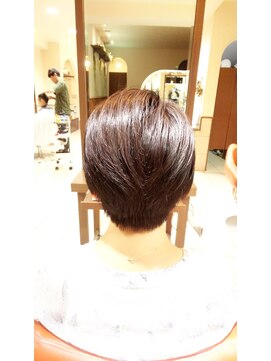 ネオリーブチノ 登戸店(Neolive cino) neolive cino   頭の形がキレイに見える前下がりショート☆