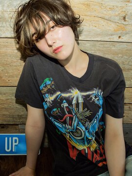 ホットリップ(Hot Lip) Hot Lip☆抜け感クール 毛先カールショート