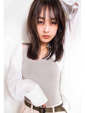 シュプール(SPUR) ボブ特集：ウォーターミディアムヘア×暗髪ブラウン