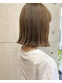 [a sekand]シルバーアッシュカラーの切りっぱなしボブスタイル