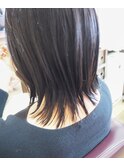 軽やか　毛先を動かすレイヤースタイル