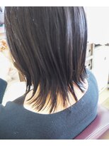 アナザードア(another door)&nbsp;軽やか　毛先を動かすレイヤースタイル