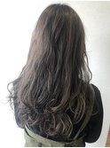 ゆるふわウェーブロングヘア×透明感ダークグレージュ20代30代