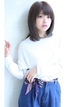 オーロ(ORO) 美白に見えるアッシュブラウン大人可愛いミディアム